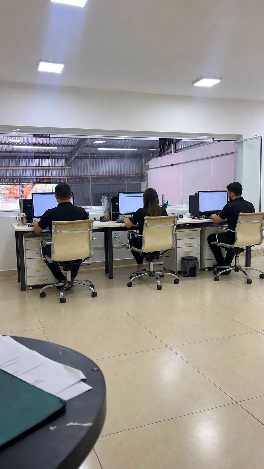 Equipe da Accesslift no escritório